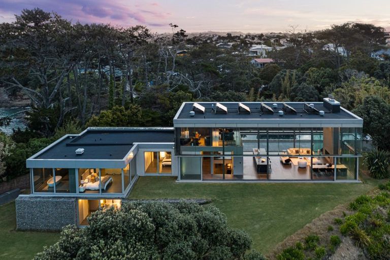 Photo of property in 76 Cliff Road, Torbay, Auckland, 0630