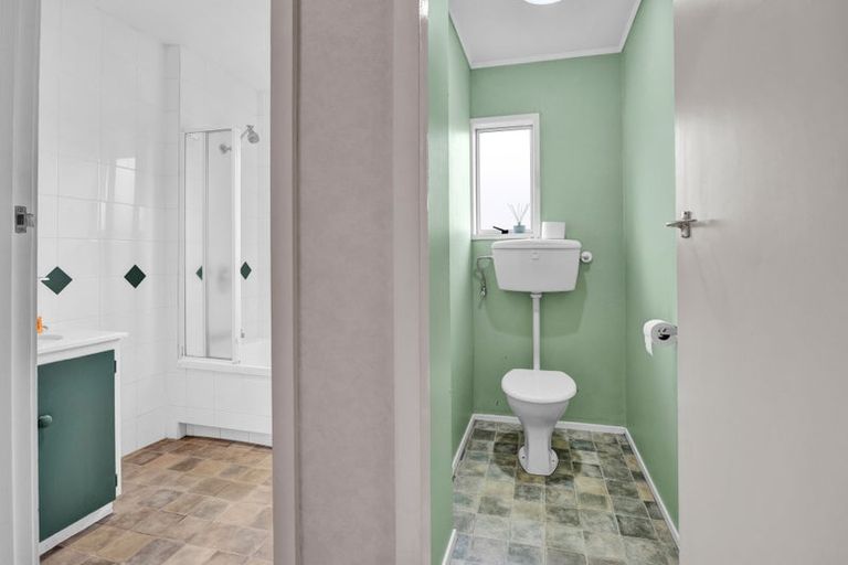 Photo of property in 22 Karaka Street, Inglewood, 4330