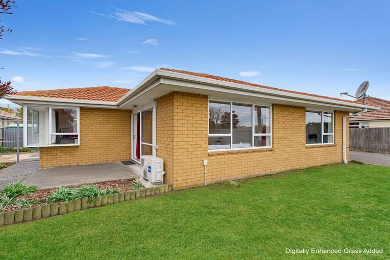 Photo of property in 2/2 Bentley Street, Russley, Christchurch, 8042