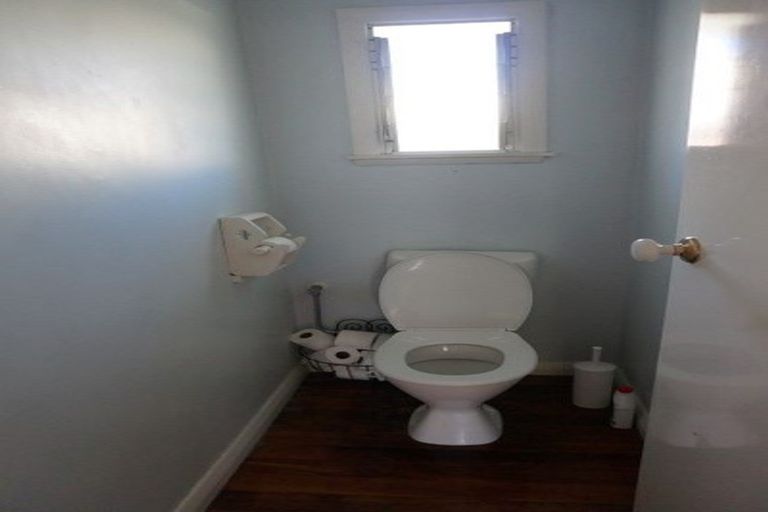 Photo of property in 215 Memorial Avenue, Burnside, Christchurch, 8053