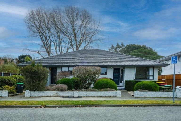 Photo of property in 3a Farnham Place, Ilam, Christchurch, 8041