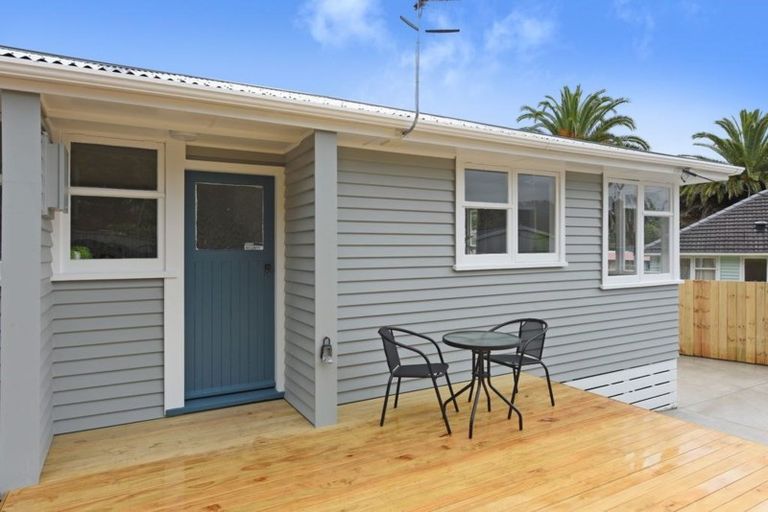 Photo of property in 2 Thomson Grove, Stokes Valley, Lower Hutt, 5019