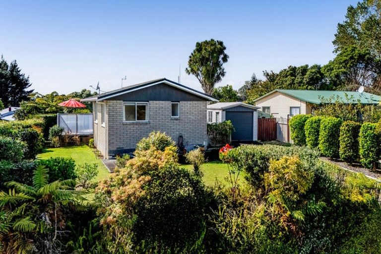 Photo of property in 3 Ross Place, Blagdon, New Plymouth, 4310