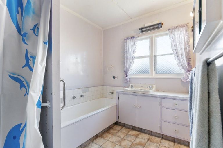 Photo of property in 2 Taverner Street, Carterton, 5713