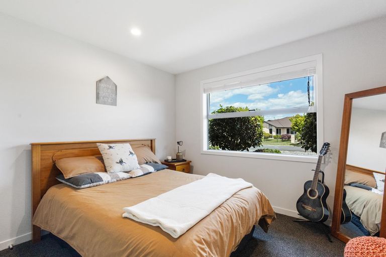 Photo of property in 16 Lilac Close, Cambridge, 3434