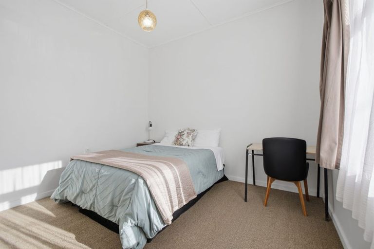 Photo of property in 35 Hine Street, New Plymouth, 4310