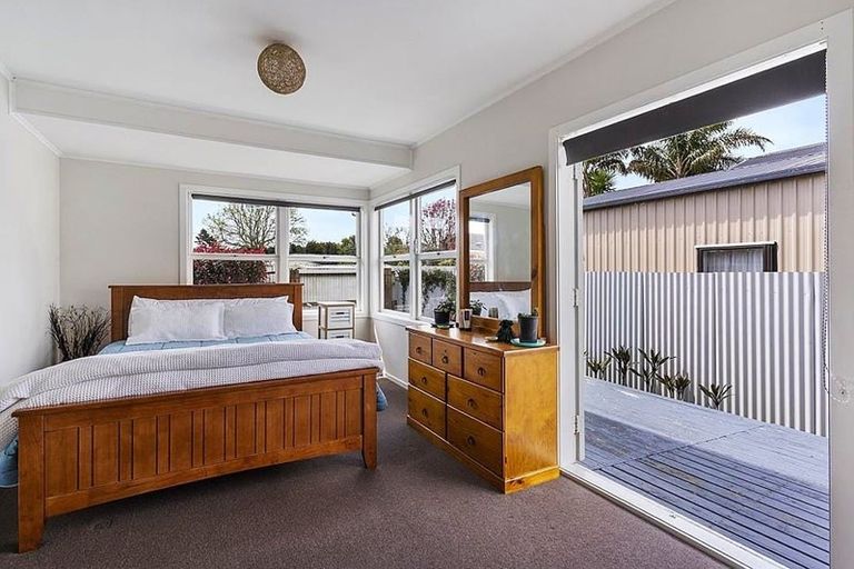 Photo of property in 24a Blanes Road, Weymouth, Auckland, 2103