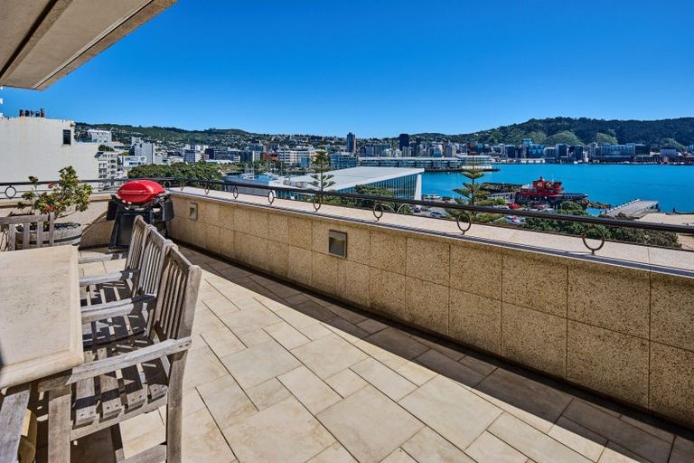 Photo of property in 10/166 Oriental Parade, Oriental Bay, Wellington, 6011
