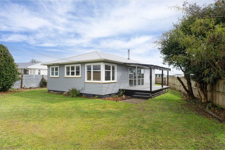 Photo of property in 17 Bartholomew Road, Levin, 5510