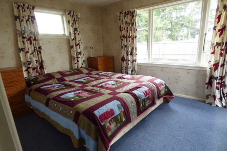 Photo of property in 13 Cross Street, Coalgate, 7673