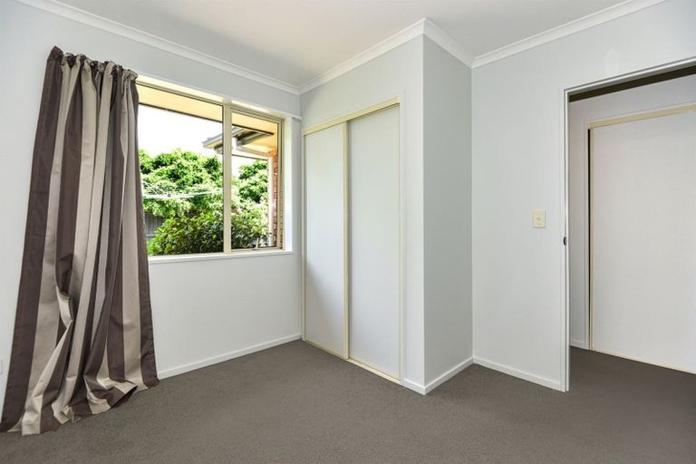 Photo of property in 24 Amoka Crescent, Parklands, Christchurch, 8083