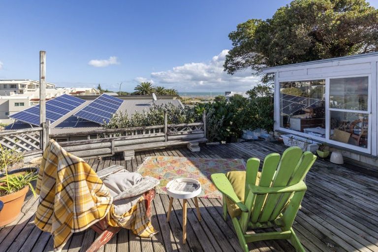 Photo of property in 5 Golf Road, Paraparaumu Beach, Paraparaumu, 5032