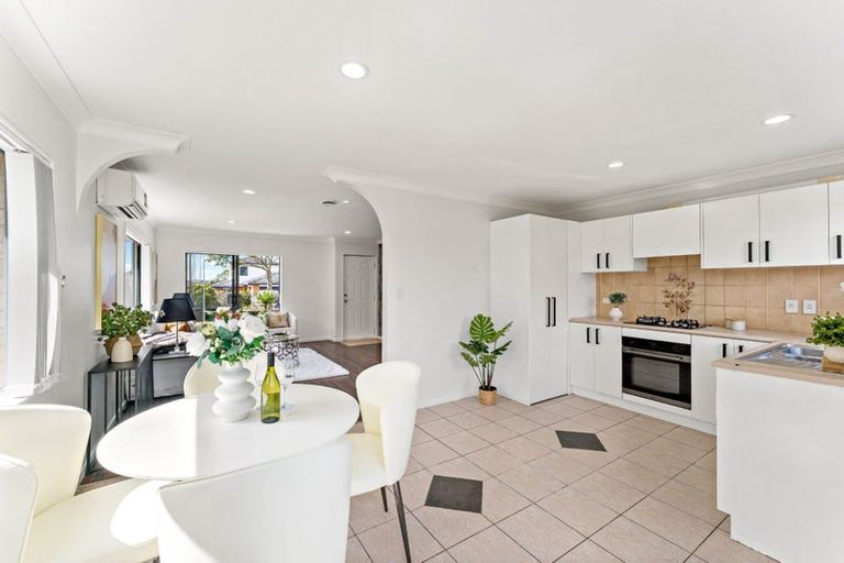 Photo of property in 17 Lolim Place, Favona, Auckland, 2024