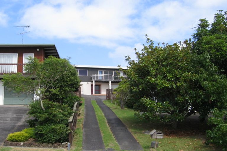 Photo of property in 3 Prestige Place, Castor Bay, Auckland, 0620
