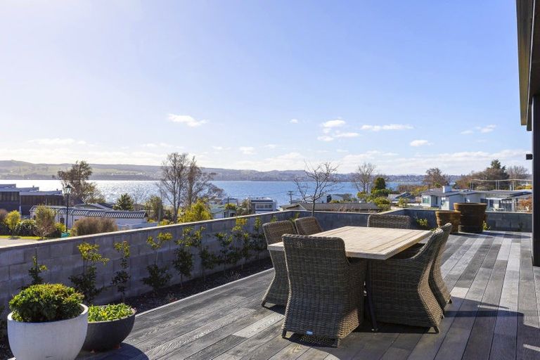 Photo of property in 35 Pukenamu Road, Rainbow Point, Taupo, 3330