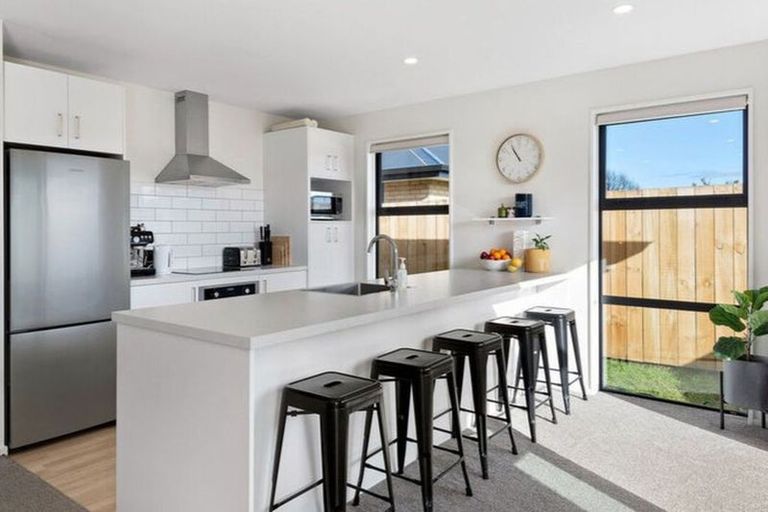 Photo of property in 100 Hagart-alexander Drive, Mosgiel, 9024