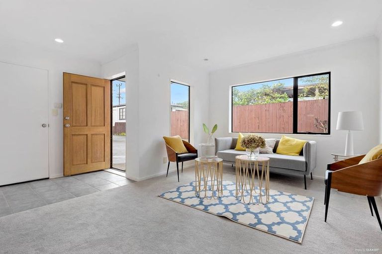 Photo of property in 21a Astley Avenue, New Lynn, Auckland, 0600