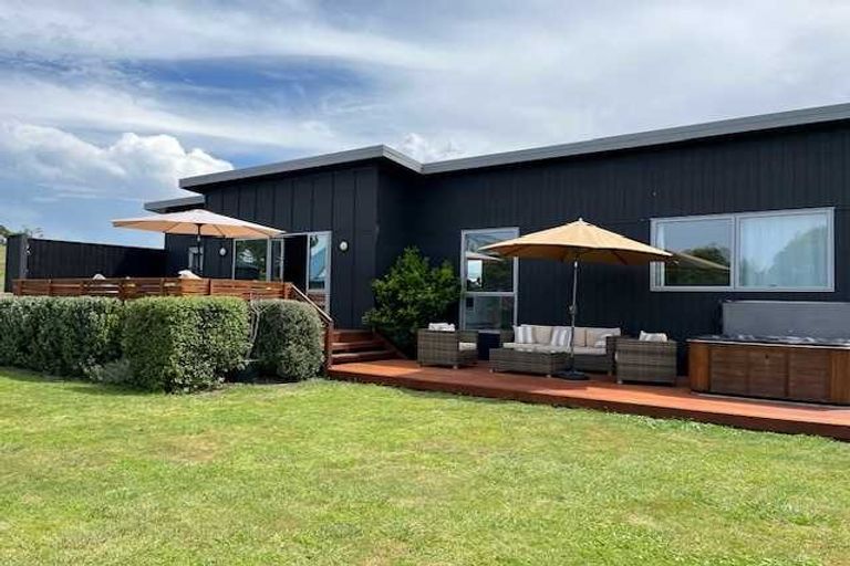 Photo of property in 43 Harper Road, Waimarama, Havelock North, 4294