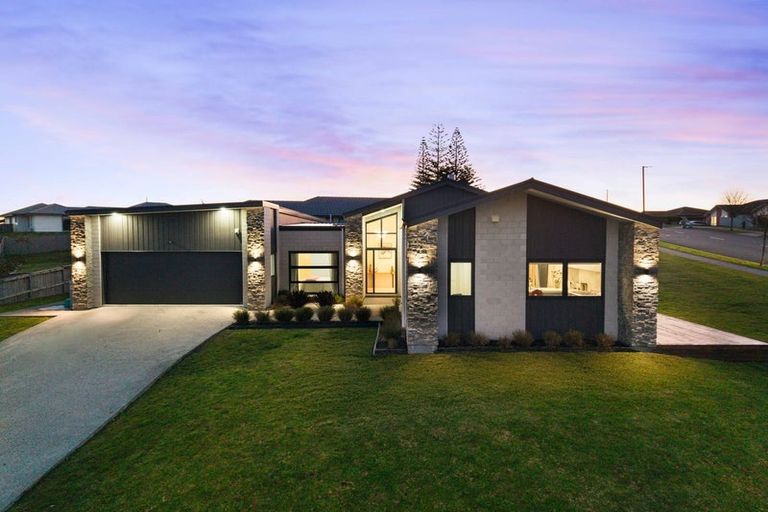 Photo of property in 2 Ulcoats Lane, Pokeno, 2402