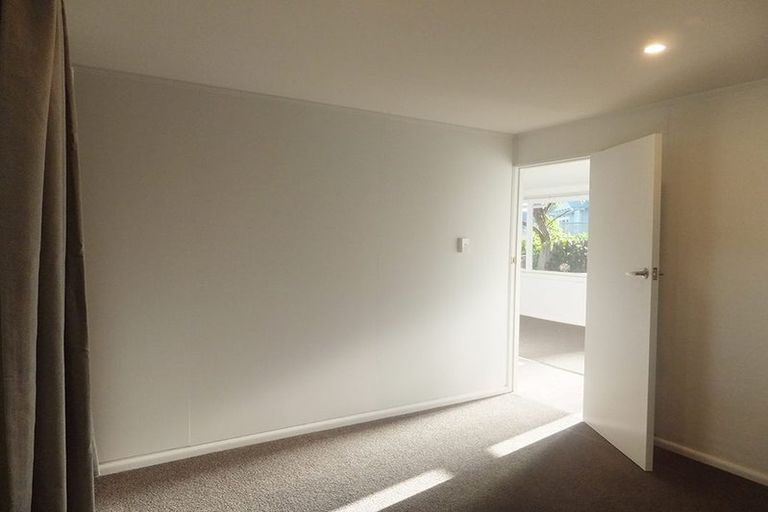 Photo of property in 37 Hillier Place, Spreydon, Christchurch, 8024