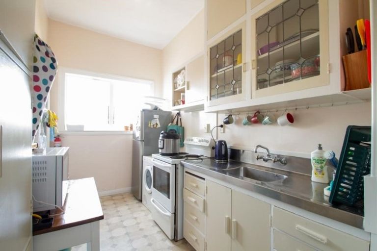 Photo of property in Carillion/the Knoll, 33 Thompson Street, Mount Cook, Wellington, 6011