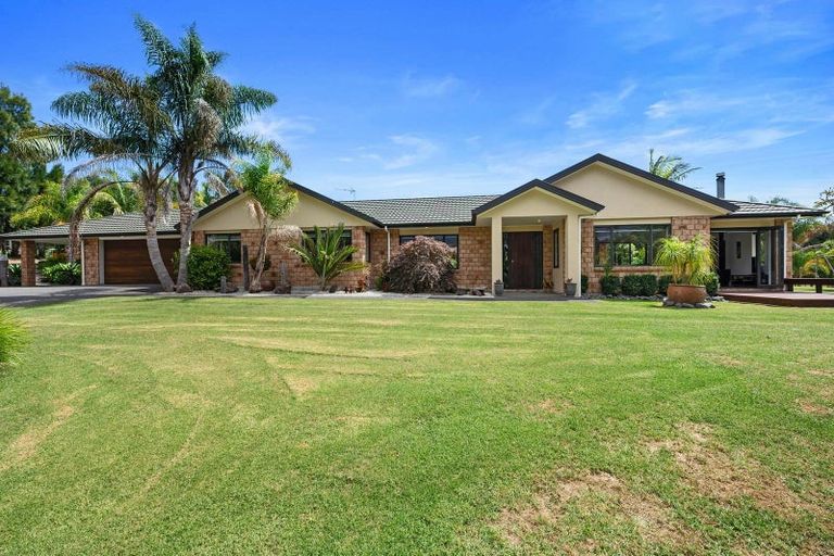 Photo of property in 30 Foster Road, Kumeu, 0891