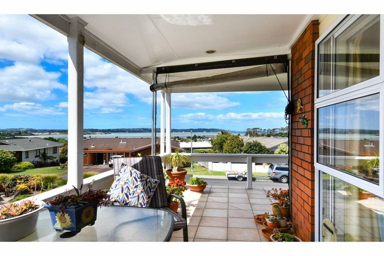 Photo of property in 2 Parkside Road, West Harbour, Auckland, 0618
