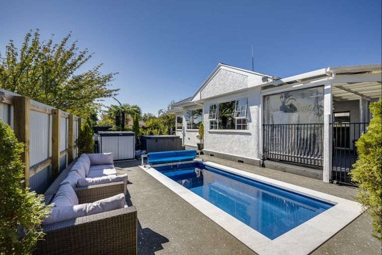 Photo of property in 14 Moeller Street, Taradale, Napier, 4112