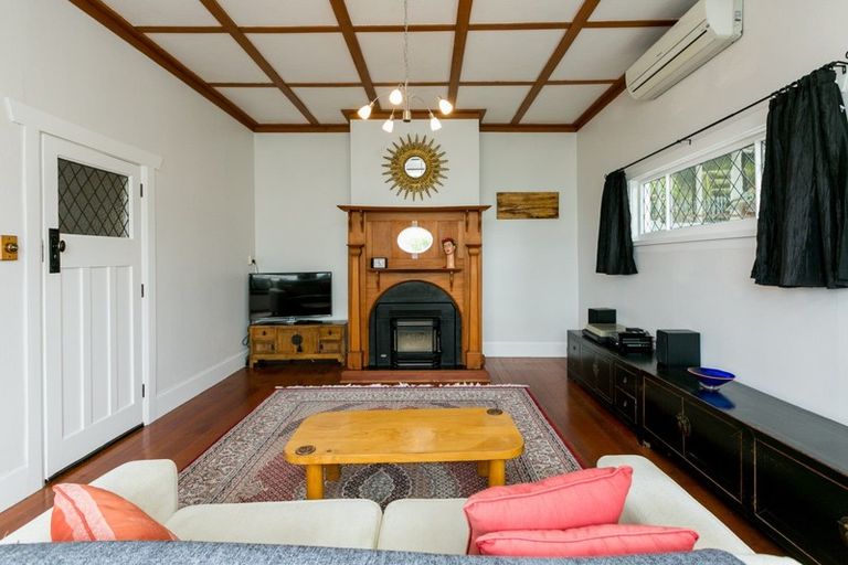 Photo of property in 10 Brewster Street, Bluff Hill, Napier, 4110