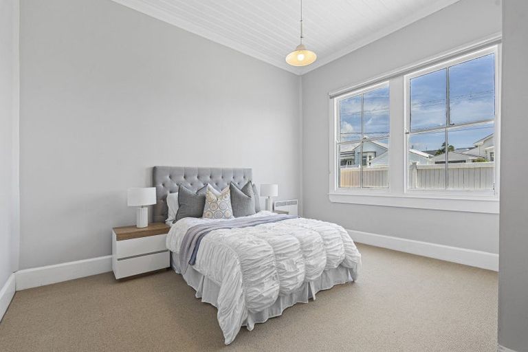 Photo of property in 15 Morley Street, New Plymouth, 4310