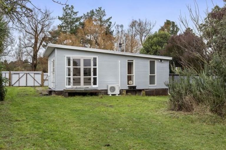 Photo of property in 76 Ferry Road, Woodend Beach, Kaiapoi, 7691