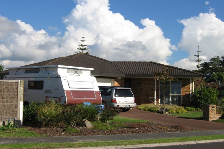 Photo of property in 28 Settlers Grove, Orewa, 0931