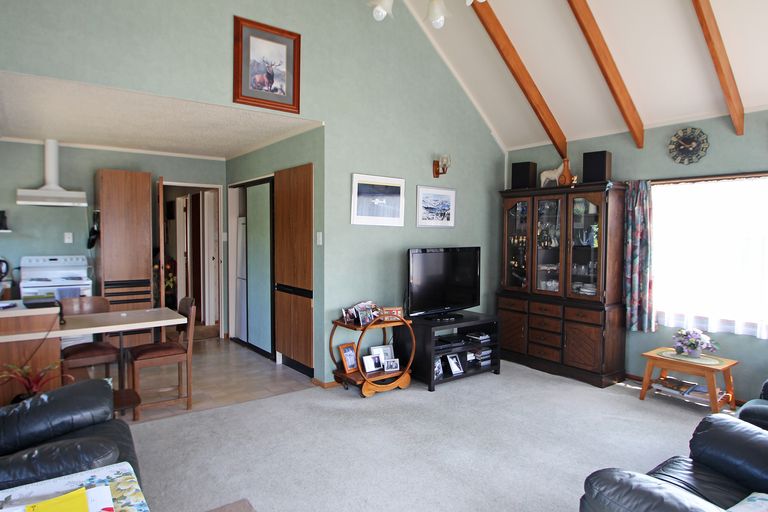 Photo of property in 1 Grove Avenue, Weston, Oamaru, 9401