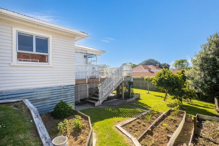 Photo of property in 8 Lismore Street, Strandon, New Plymouth, 4312