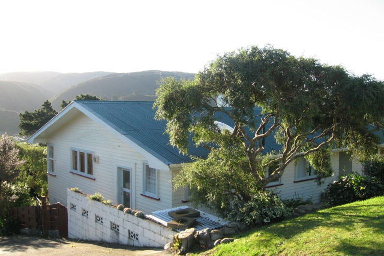 Photo of property in 82 Holborn Drive, Stokes Valley, Lower Hutt, 5019