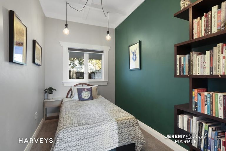 Photo of property in 1/112a View Road, Sunnyvale, Auckland, 0612