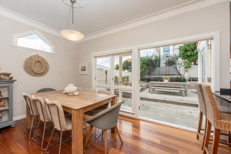 Photo of property in 15 Hay Street, Oriental Bay, Wellington, 6011