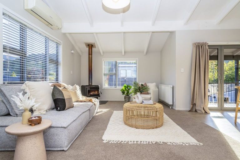 Photo of property in 8 Fox's Terrace, Arrowtown, 9302