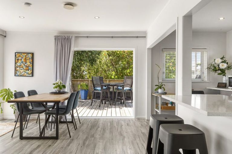 Photo of property in 34 Tiri Tiri Road, Birkdale, Auckland, 0626