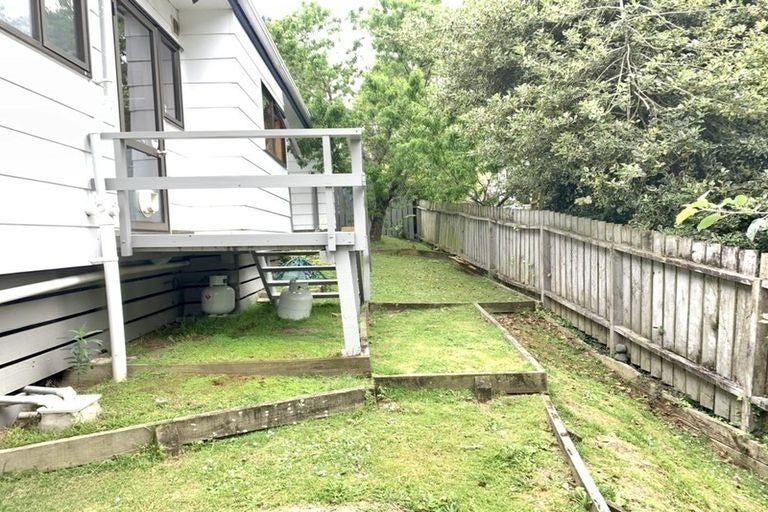 Photo of property in 2/19 Ayr Road, Pakuranga, Auckland, 2010