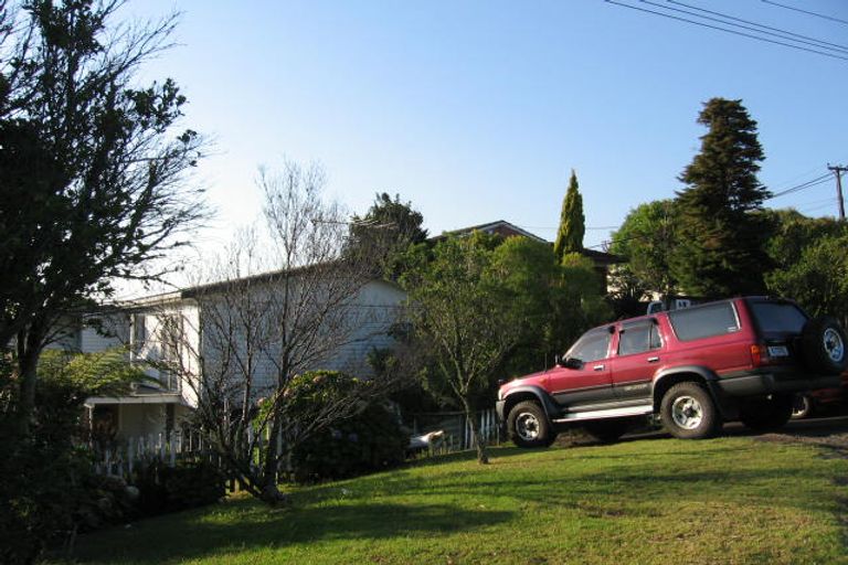 Photo of property in 681 East Coast Road, Browns Bay, Auckland, 0630