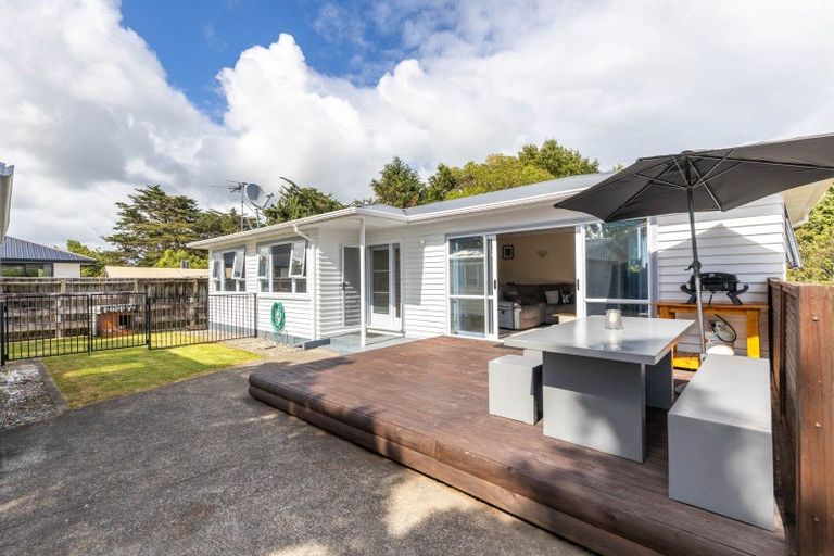 Photo of property in 136a Seaview Road, Westown, New Plymouth, 4310