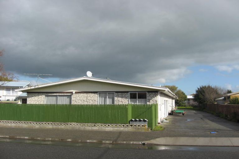Photo of property in 1/7 Kent Street, Carterton, 5713