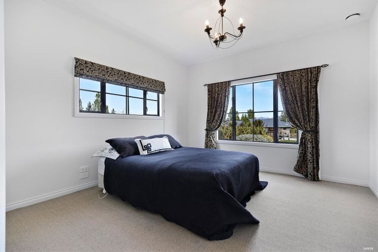 Photo of property in 6 Charles Court, Lake Hawea, Wanaka, 9382