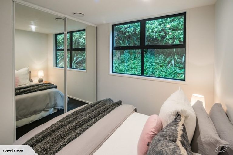 Photo of property in 14 Appleton Place, Karori, Wellington, 6012