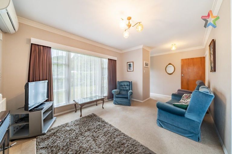 Photo of property in 32 Maymorn Road, Te Marua, Upper Hutt, 5018