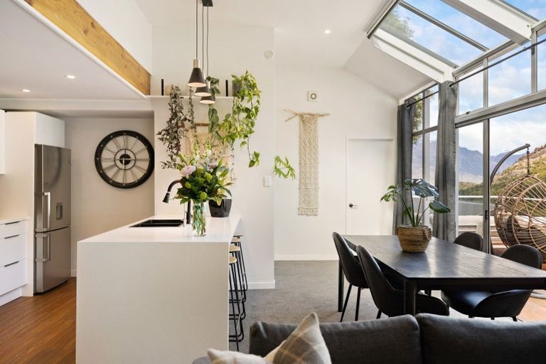 Photo of property in 12 Mackinnon Terrace, Sunshine Bay, Queenstown, 9300