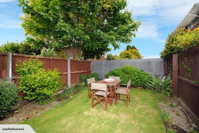 Photo of property in 2/24 Solway Avenue, Ilam, Christchurch, 8041