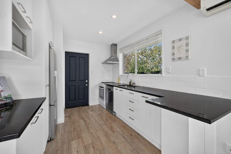 Photo of property in 2/21a Domain Terrace, Spreydon, Christchurch, 8024