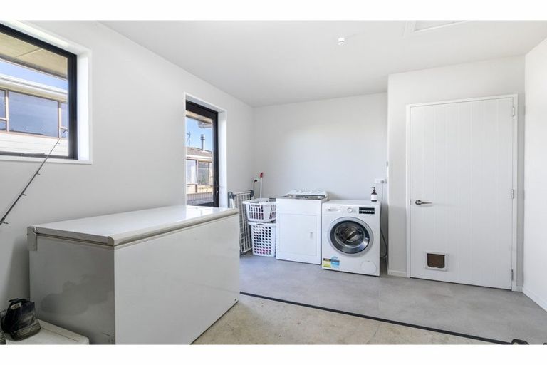 Photo of property in 37 Vogel Place, Waikiwi, Invercargill, 9810